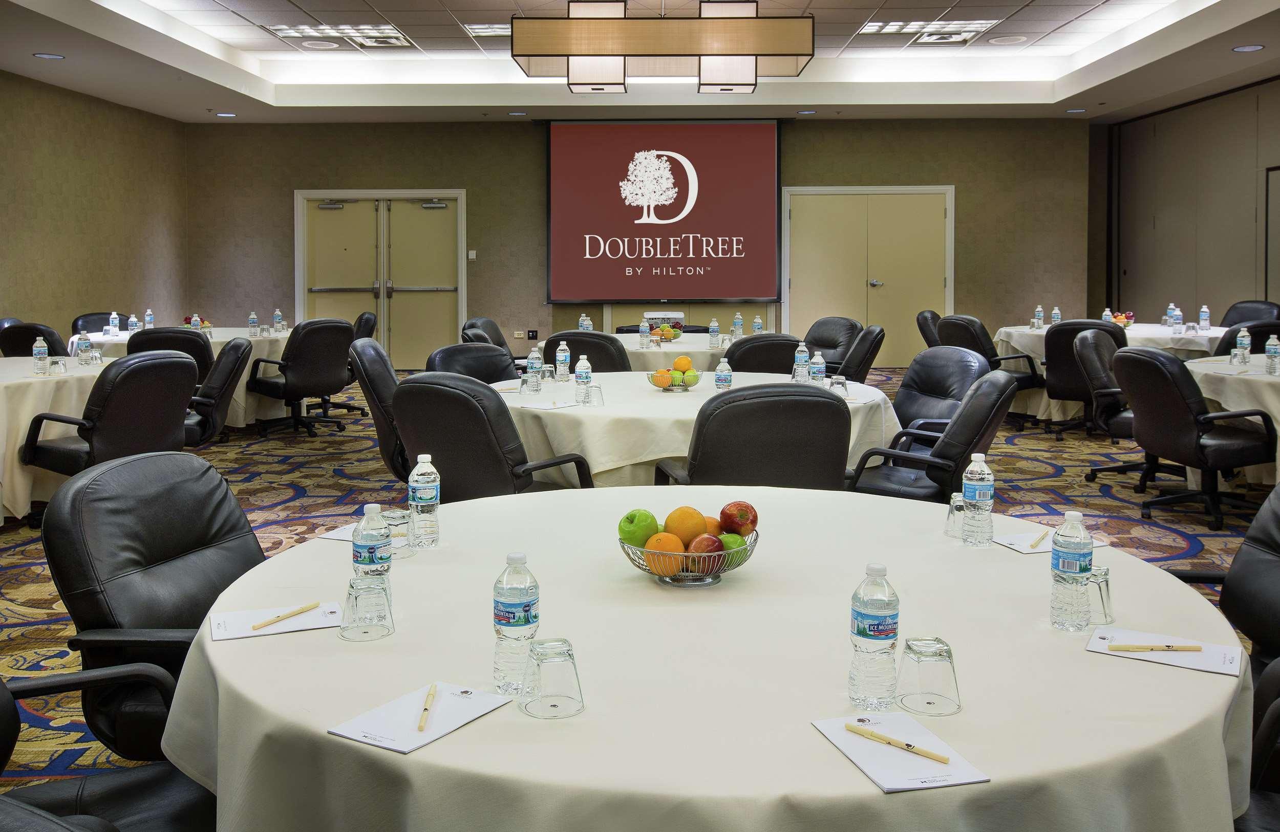 Отель Doubletree By Hilton Chicago O'Hare Airport-Розмонт Экстерьер фото