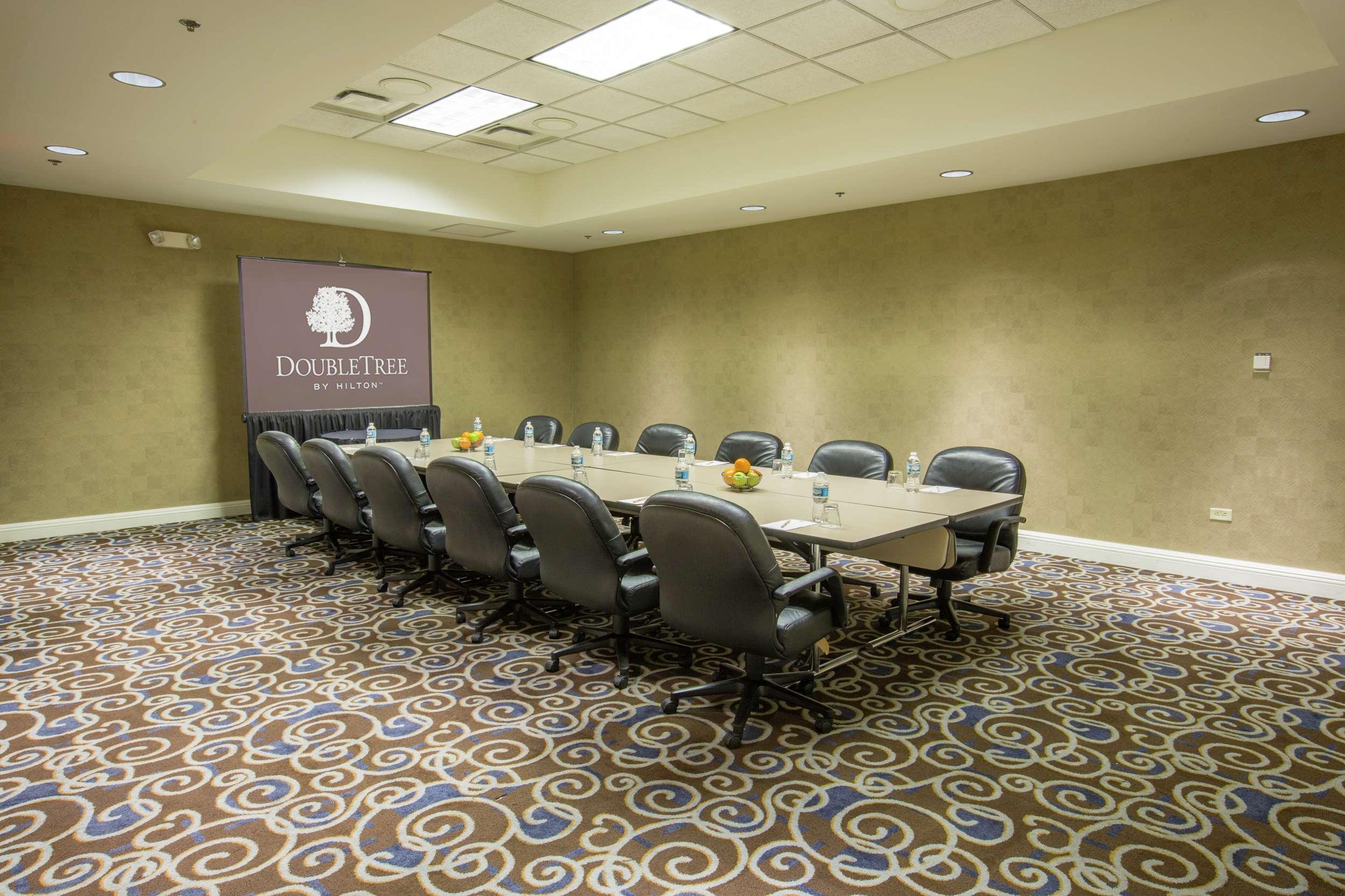 Отель Doubletree By Hilton Chicago O'Hare Airport-Розмонт Экстерьер фото