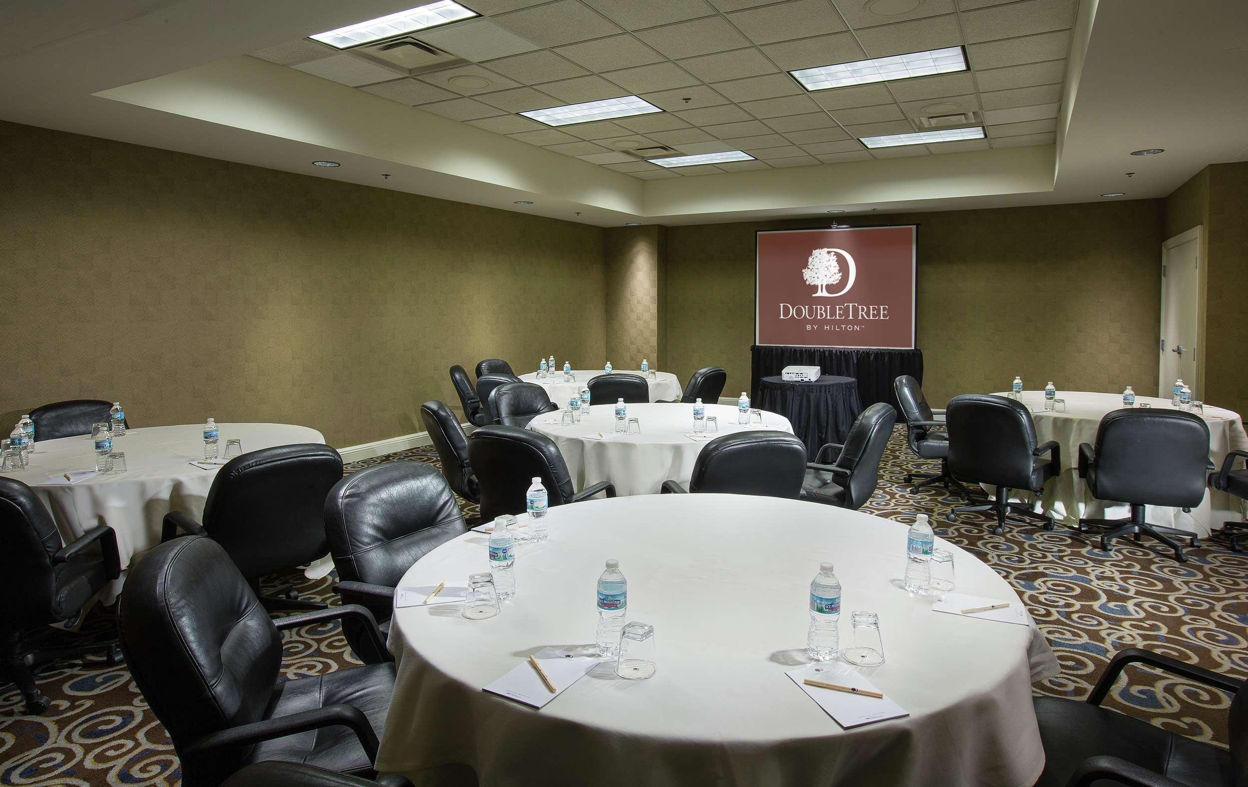 Отель Doubletree By Hilton Chicago O'Hare Airport-Розмонт Экстерьер фото