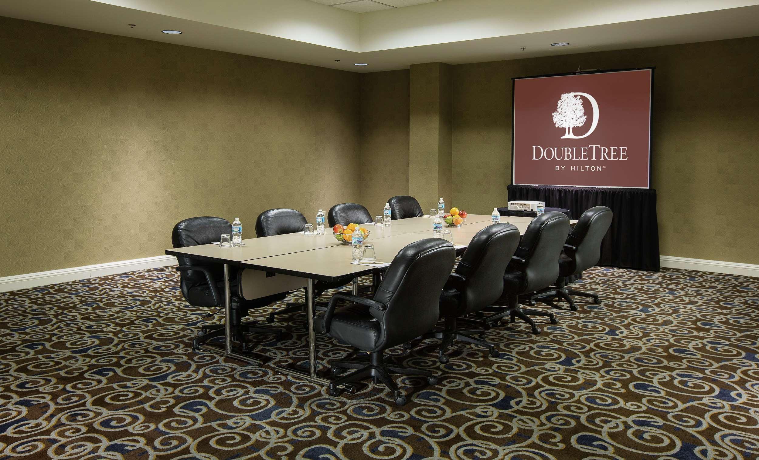 Отель Doubletree By Hilton Chicago O'Hare Airport-Розмонт Экстерьер фото