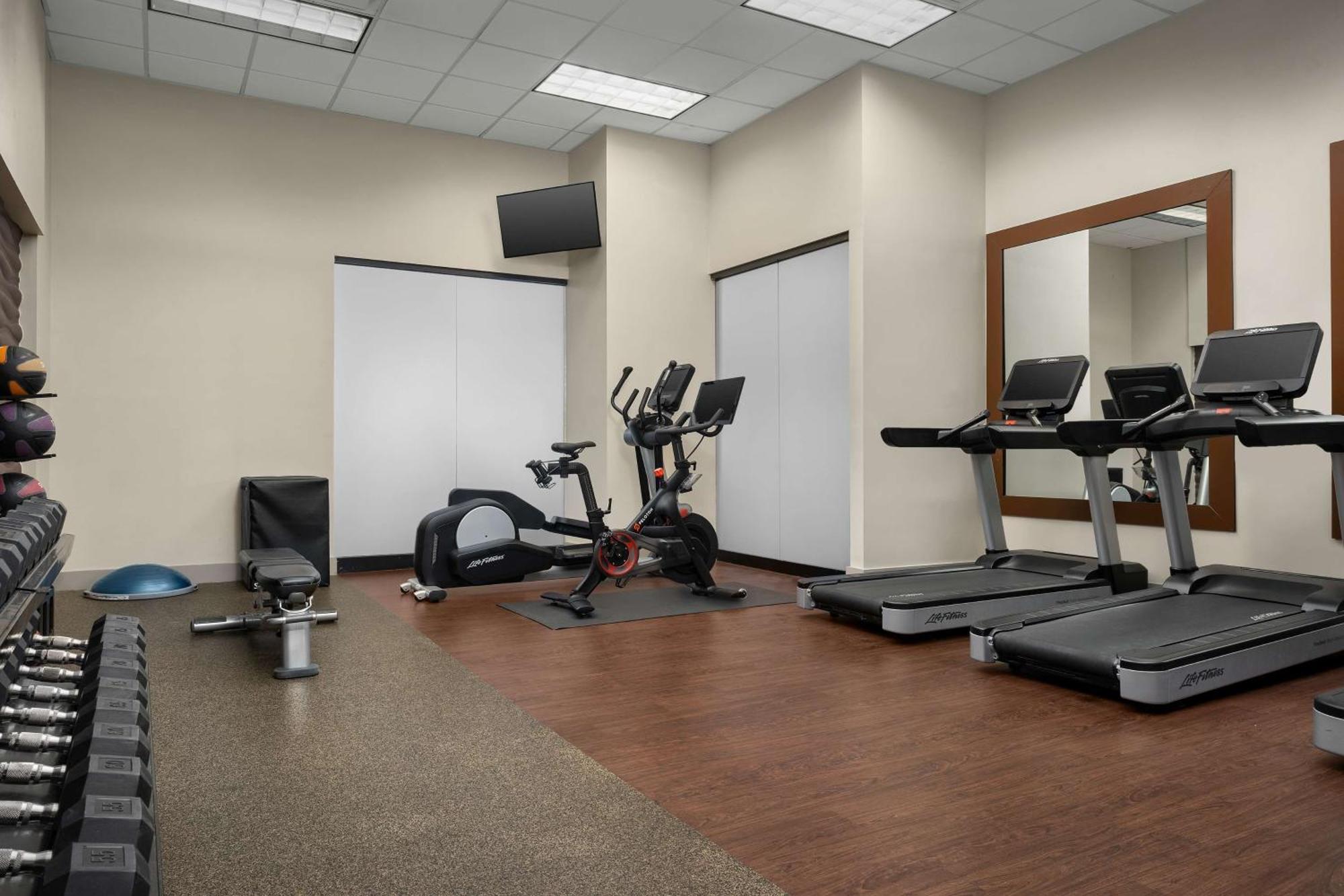 Отель Doubletree By Hilton Chicago O'Hare Airport-Розмонт Экстерьер фото