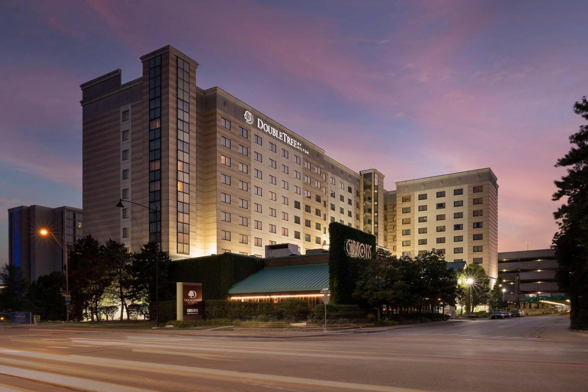 Отель Doubletree By Hilton Chicago O'Hare Airport-Розмонт Экстерьер фото
